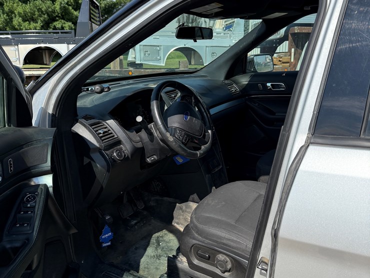 2017-ford-explorer-police-interceptor-image-34