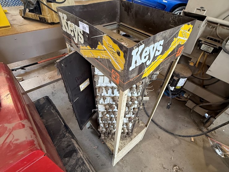 #131-•-ilco-025-manual-key-cutting-machine-&-key-inventory-rack-image-5