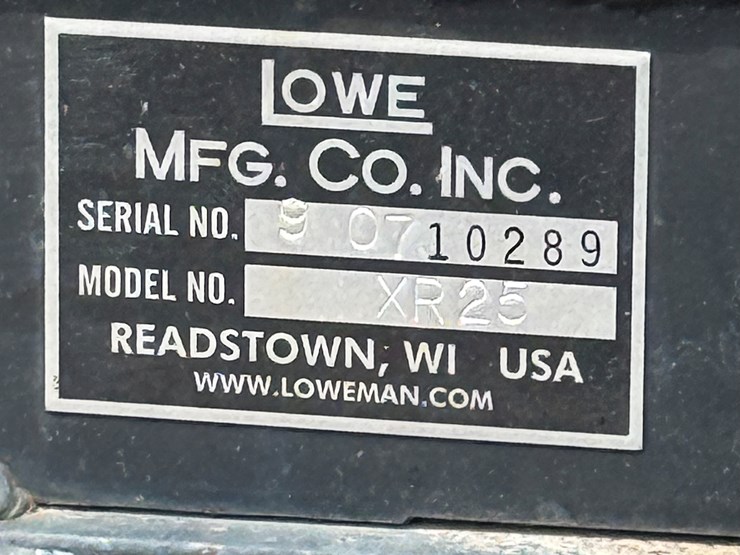 #9-•-lowe-xr25-hydraulic-drive-trencher-attachment-for-skidloaders-image-5