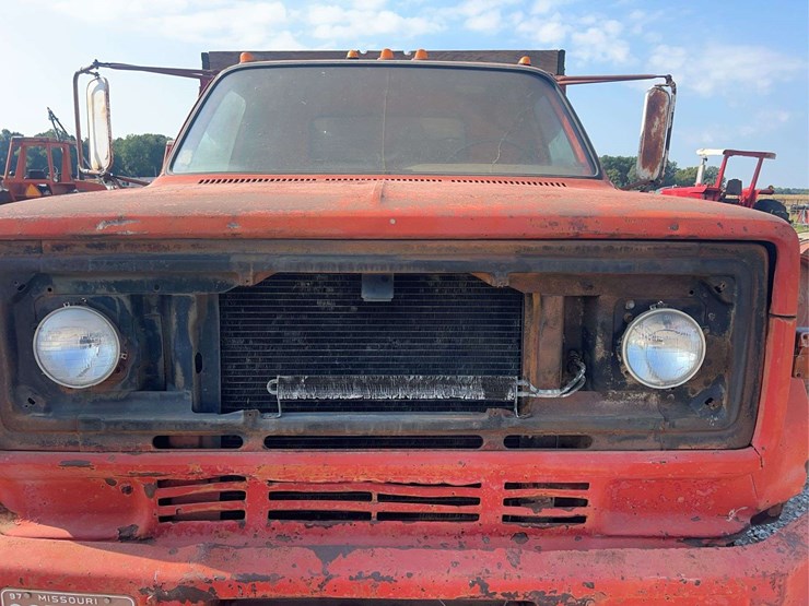 gmc-6500-s/a-day-cab-spreader-truck-image-7