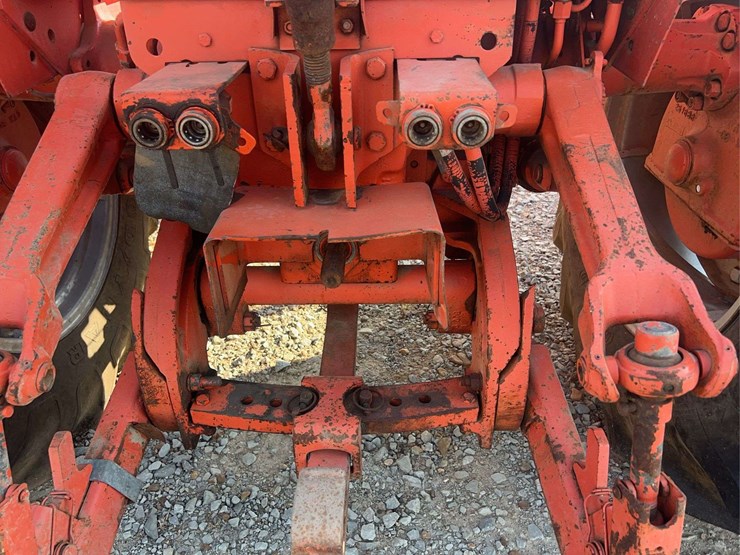 allis-chalmers-185-tractor-image-13