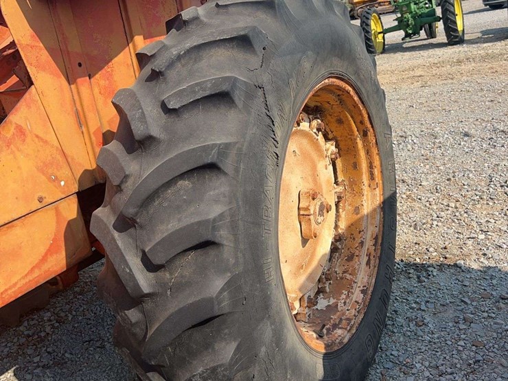 allis-chalmers-xt-series-3-tractor-image-13