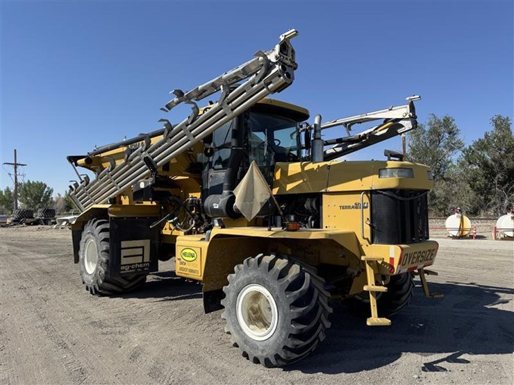 2005-john-deere-70-image-1