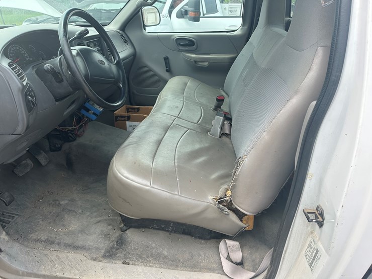 1999-ford-f150-xl-image-8