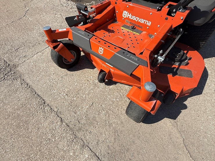 #45-•-2024-husqvarna-ztr-z560l-commercial-mid-deck-zero-turn-riding-mower-image-20
