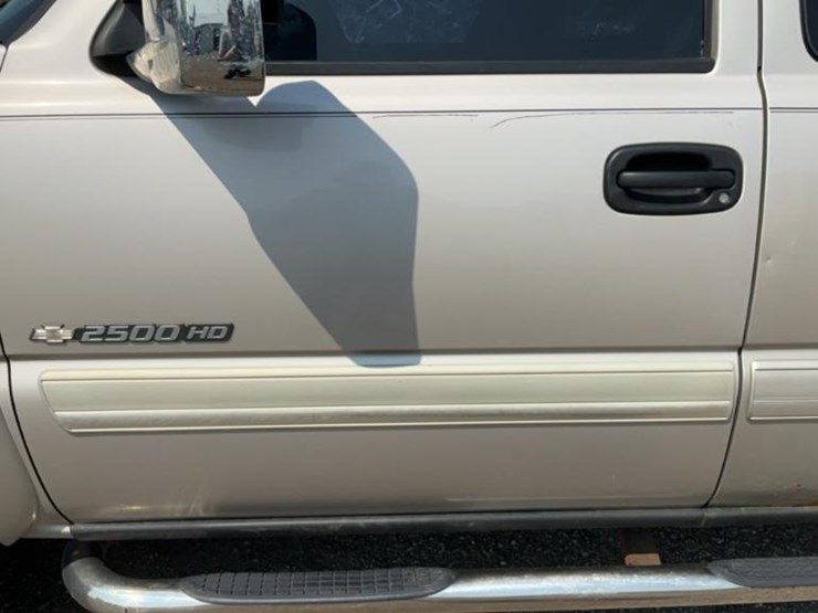 2005-chevrolet-silverado-image-18