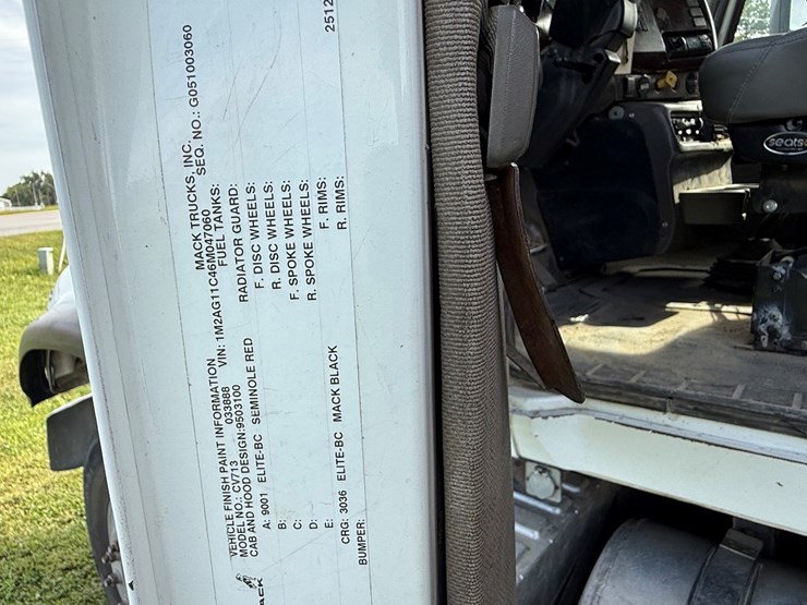 #16-•-2006-mack-cv713-granite-triple-axle-conventional-dump-truck-image-29