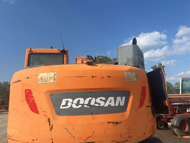 doosan-dx23slcr-5-excavator-image-18