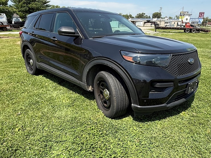 2021-ford-explorer-police-interceptor-image-33
