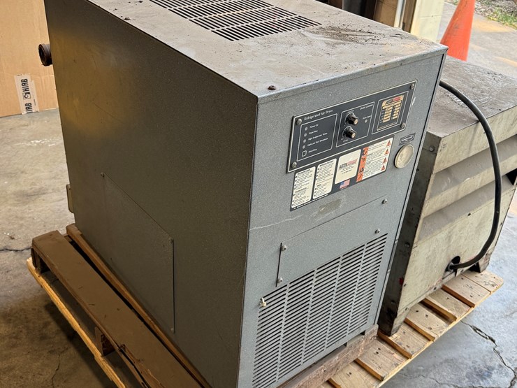 #72-•-airtek-m-150-type-m-refrigerated-air-dryer-image-2