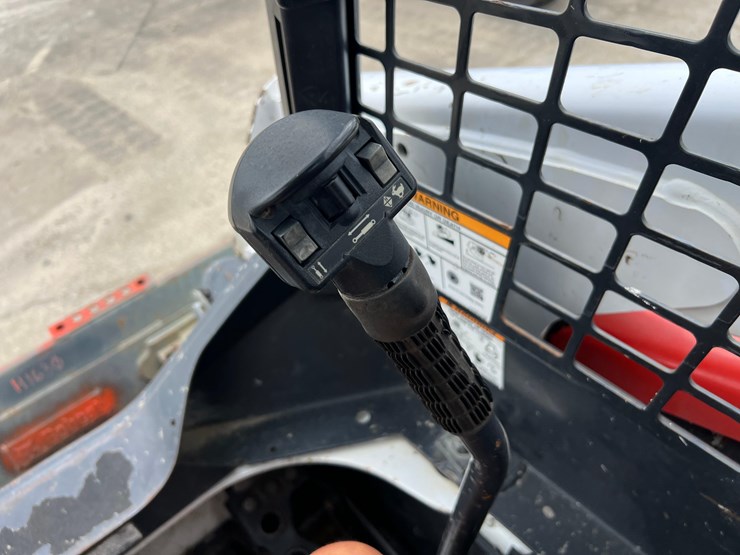 2019-bobcat-t630-image-15