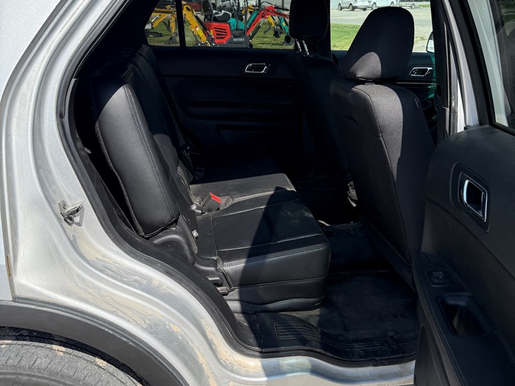 2016-ford-explorer-police-interceptor-image-18