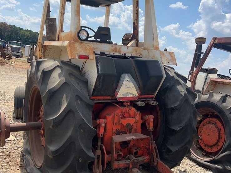 case-1370-cab-tractor-image-3