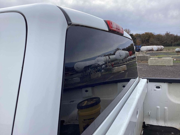 2015-chevrolet-silverado-1500-image-41