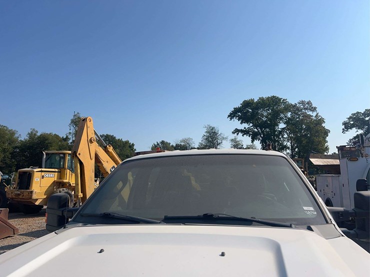 2012-ford-f250-xl-image-9