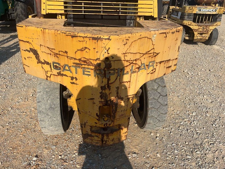 cat-v80d-warehouse-forklift-image-14