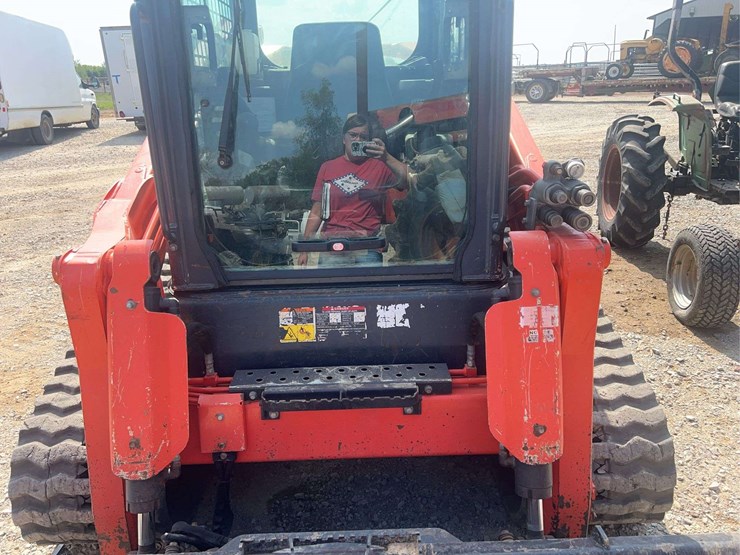 2022-kubota-svl-97-2-skid-steer-loader-image-8