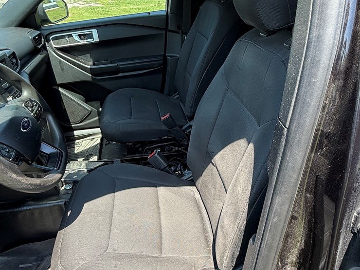 2021-ford-explorer-police-interceptor-image-15