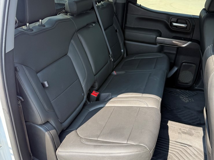 2019-chevrolet-silverado-image-37