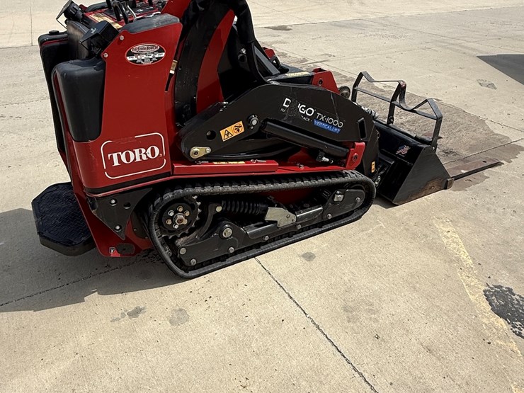 #29-•-2024-toro-dingo-tx-1000-narrow-track-ride-on-skidloader-image-3