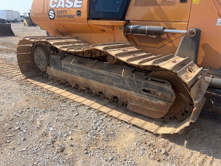 2021-case-1150m-cab-dozer-image-22