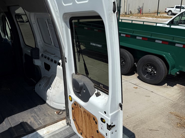 2012-utility-van-image-28