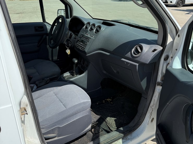 2012-utility-van-image-15