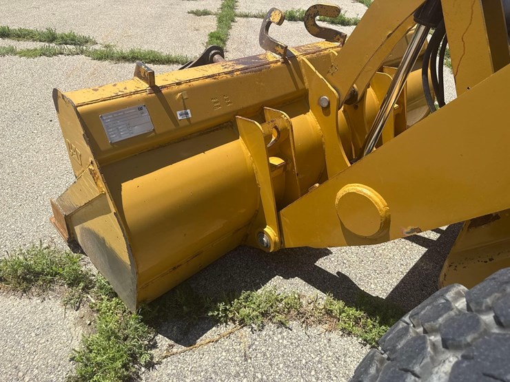 2020-caterpillar-416f2-image-15