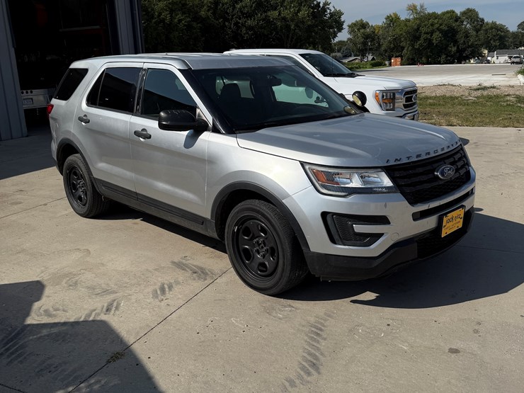 2016-ford-explorer-police-interceptor-image-38
