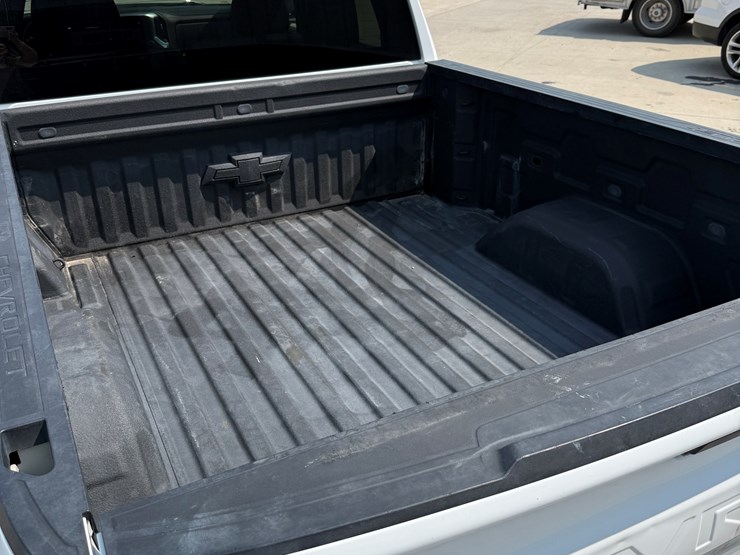 2019-chevrolet-silverado-image-28