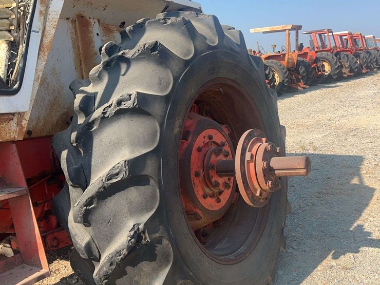 case-1570-cab-tractor-image-16