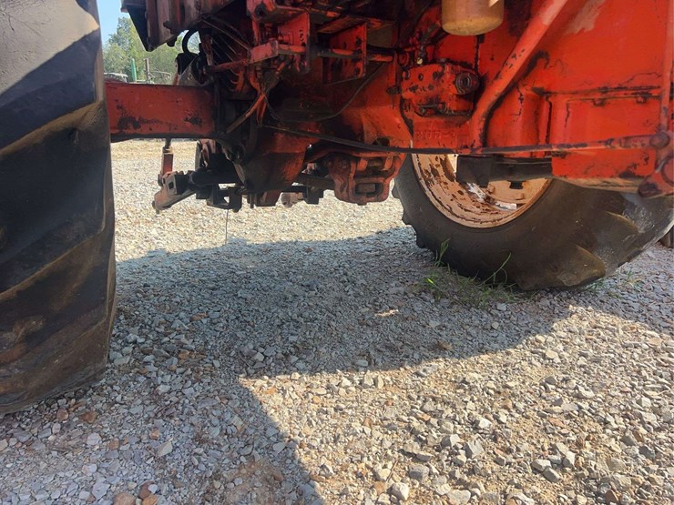 allis-chalmers-xt-series-3-tractor-image-24