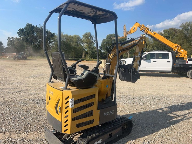 agt-mx12rx-mini-excavator-image-4
