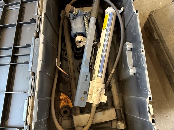 #118-•-otc-4002-portable-hydraulic-porta-power-image-3