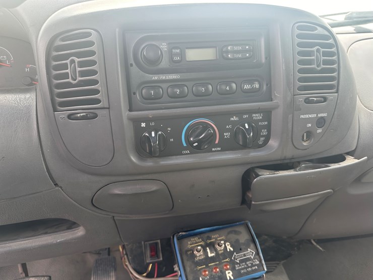 1999-ford-f150-xl-image-9