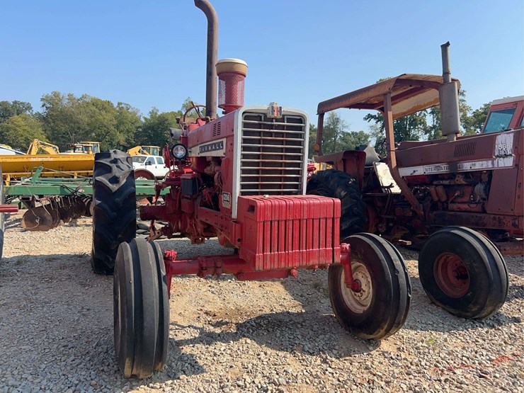 ih-farmall-1206-diesel-tractor-image-5