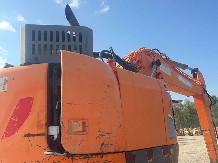 doosan-dx23slcr-5-excavator-image-19