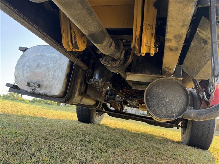 1995-ford-l8000-image-39