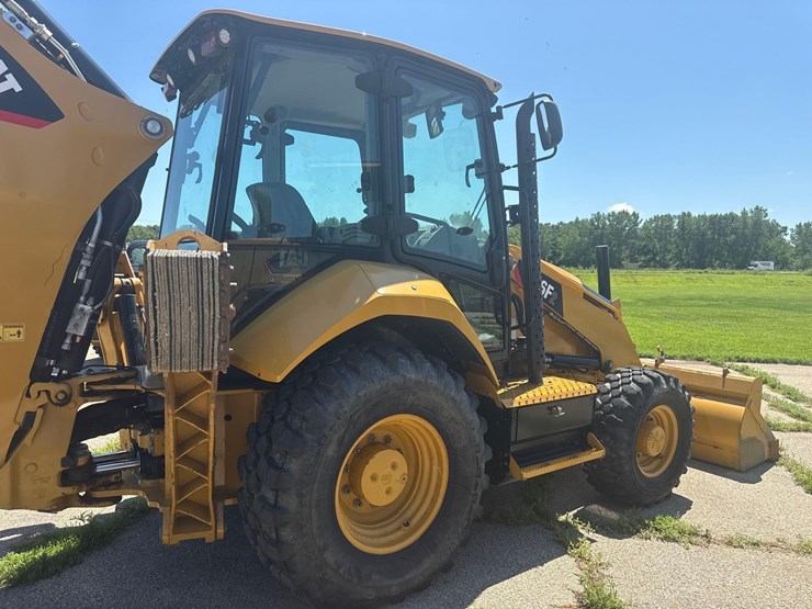 2020-caterpillar-416f2-image-7