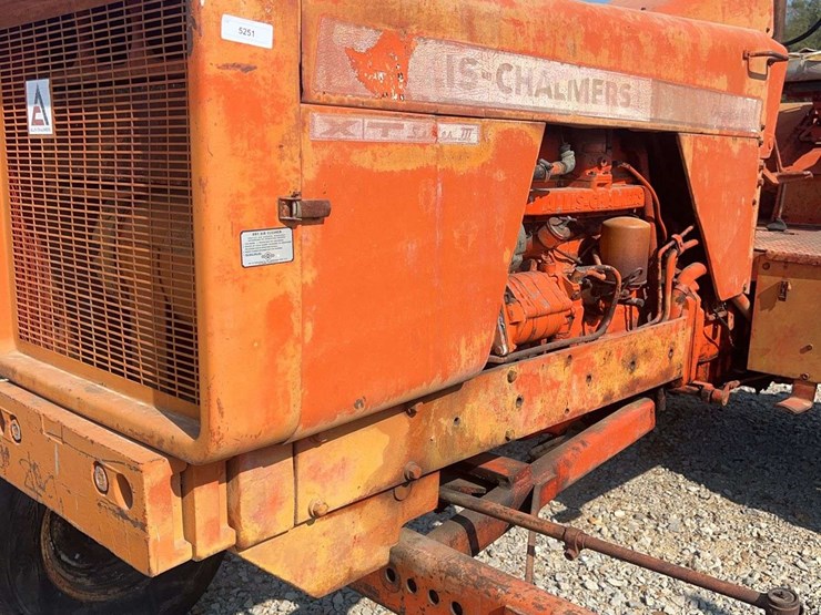 allis-chalmers-xt-series-3-tractor-image-9