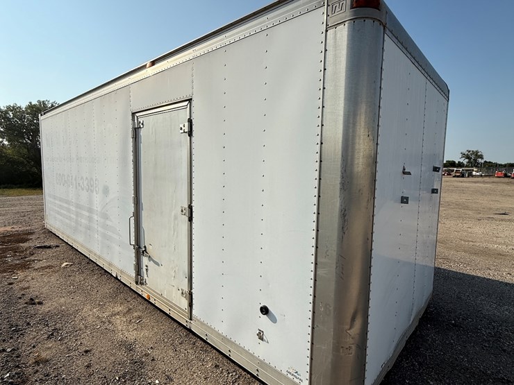 2000-morgan-24-ft-image-1