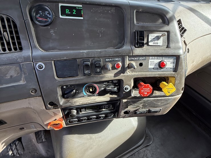 #17-•-2008-sterling-9500-tandem-axle-conventional-fuel-&-lube-truck-image-70