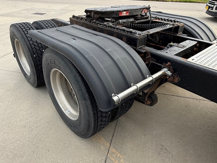 2010-international-prostar-image-28