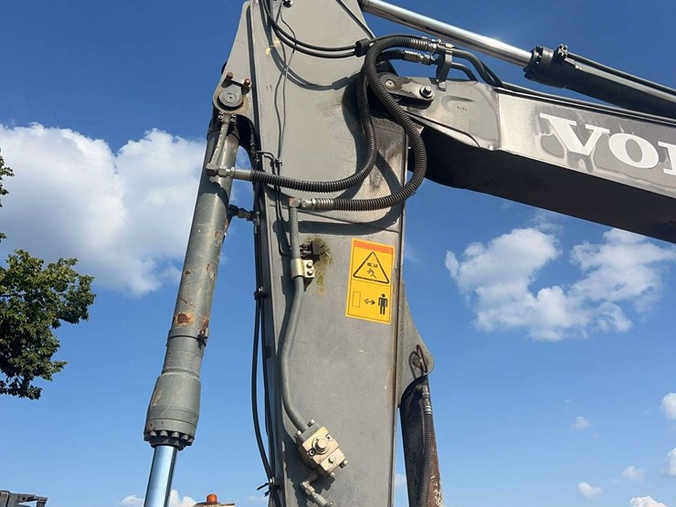 volvo-ex160d-excavator-image-8