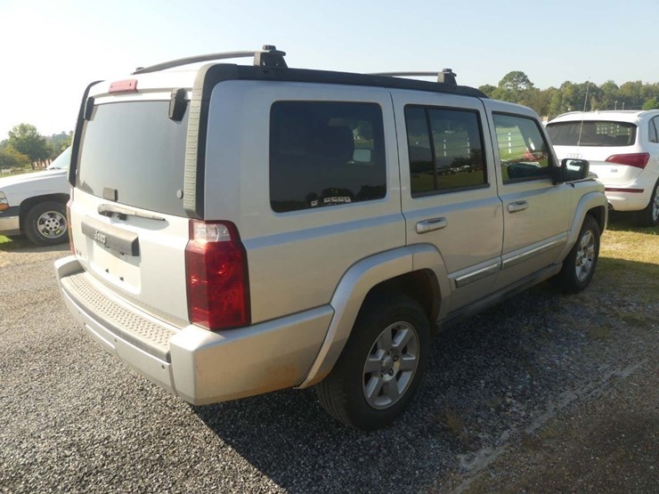 2010-jeep-commander-image-2