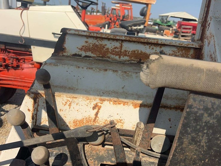 case-1175-cab-tractor-image-33