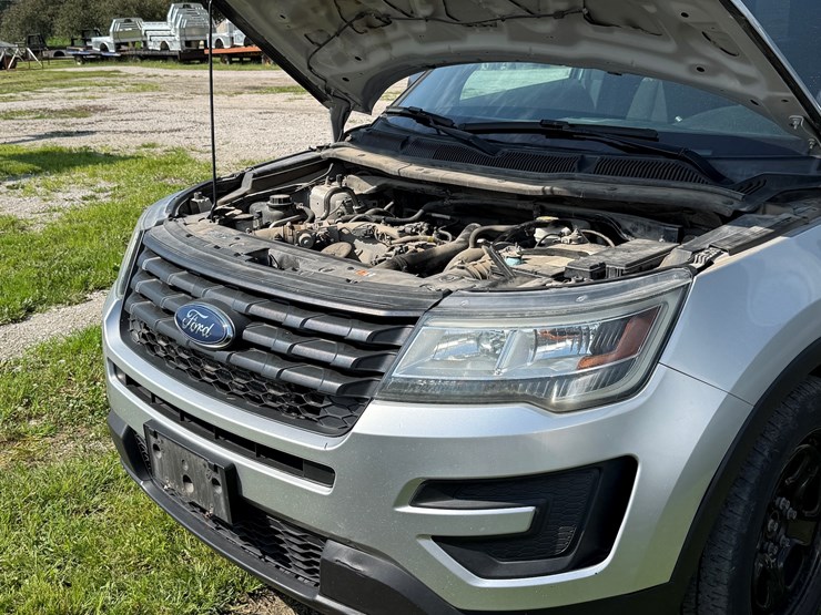 2016-ford-explorer-police-interceptor-image-51