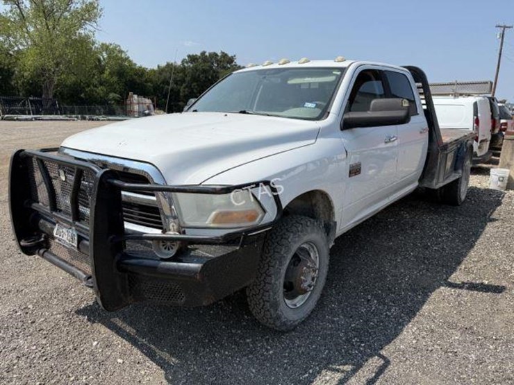 2011-dodge-ram-3500-image-1