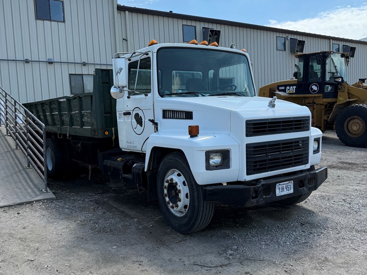 #104-•-1998-mack-single-axle-dually-dump-truck-image-2