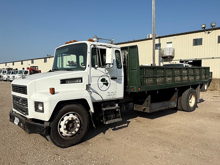 #70-•-1995-mack-midliner-single-axle-conventional-dump-truck-image-1